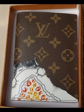 Women's Card Holder - Cream with Red Cat Print